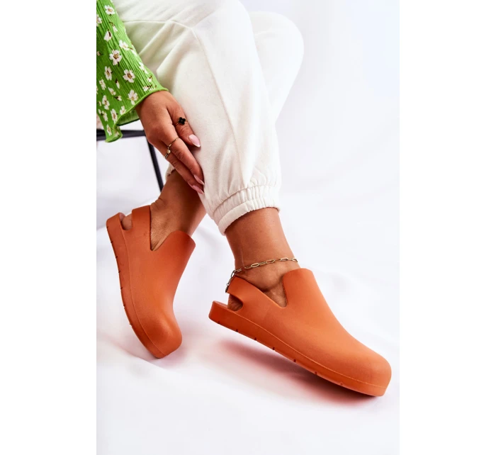 Módní gumové dřeváky oranžový model 21586307 - Boto Módní gumové dřeváky oranžový model 21586307 - Boto