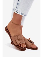 Kožené dámské pantofle s ozdobou model 22185423 Cappuccino - Zazoo