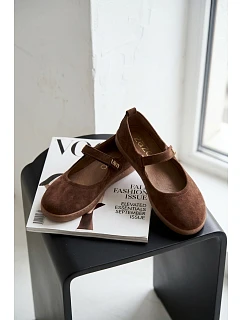 Kožené semišové baleríny Barefoot s páskem model 22073658 Čokoládové - Zazoo