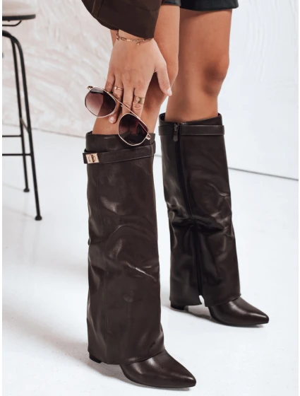 Dámské kozačky s širokým svrškem hnědé Dstreet model 21992375 - FashionStreet Dámské kozačky s širokým svrškem hnědé Dstreet model 21992375 - FashionStreet