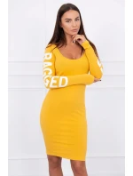 Otrhané šaty horčicovej farby Otrhané šaty horčicovej farby