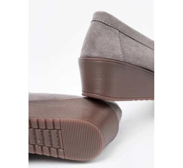 Moderní  polobotky šedo-stříbrné dámské na klínku