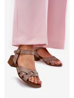 Skórzane Sandały Na Delikatnym Obcasie Zazoo 40372 Ciemnobeżowe