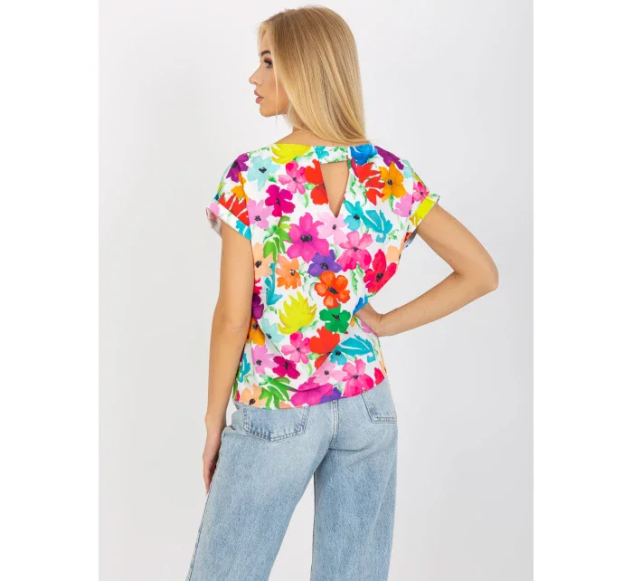 Dámská halenka WN BZ model 18837891 Světle modrá s květy RUE PARIS - FPrice Dámská halenka WN BZ model 18837891 Světle modrá s květy RUE PARIS - FPrice