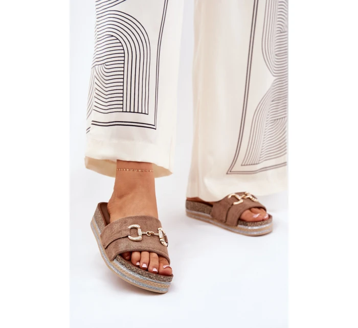 Dámské Sandály Na Platformě Se Zlatou Dekorací A Khaki model 21689908 - Boto Dámské Sandály Na Platformě Se Zlatou Dekorací A Khaki model 21689908 - Boto