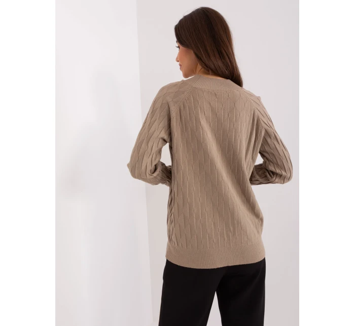 Sweter AT SW model 18917490 ciemny bezowy - FPrice Sweter AT SW model 18917490 ciemny bezowy - FPrice