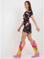 Dámské šaty LK SK model 21893574 Černá s růžovou vzor - FPrice