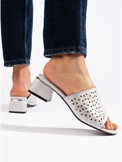 Luxusné strieborné dámske papuče na širokom podpätku