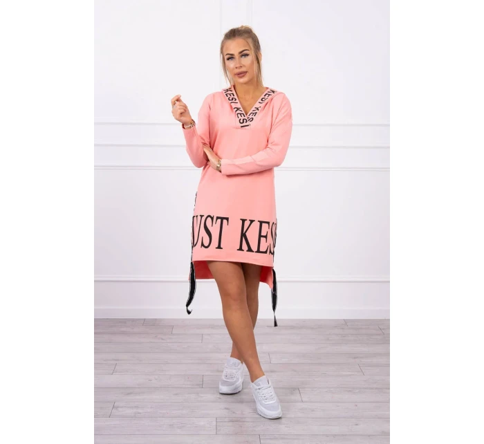 model 18746993 šaty s kapucí a potiskem - K-Fashion