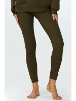 Dkaren Oseye-Le farba:khaki