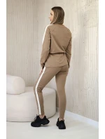 Dámská bavlněná souprava s proužky a stahovacími lemy velbloud