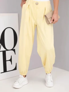 Dámske bavlnené nohavice s vysokým pásom a ozdobným gombíkom žlté