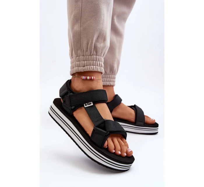 Dámské sandály na platformě model 21649075 Černé - Lee Cooper