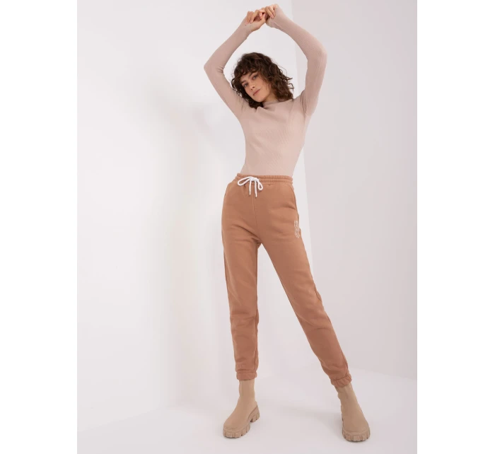 Spodnie dresowe model 19014850 jasny brązowy - FPrice Spodnie dresowe model 19014850 jasny brązowy - FPrice