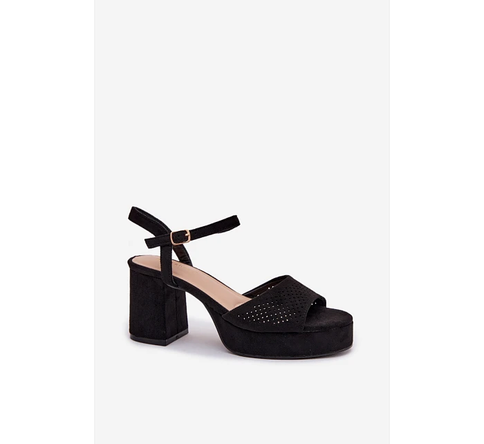 Sandále na podpätku model 226333 Krok vo veľkom štýle