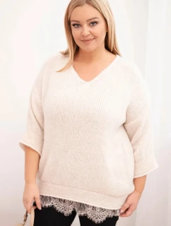 Dámský komplet svetr s výstřihem do V a viskózová blůza s krajkovým spodním lemem béžový