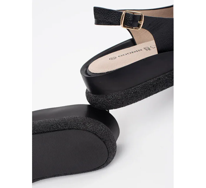 Praktické černé sandály dámské bez podpatku Praktické černé sandály dámské bez podpatku