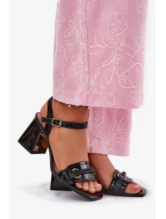 Dámske lakované sandále na kolene - čierne Mevonelle