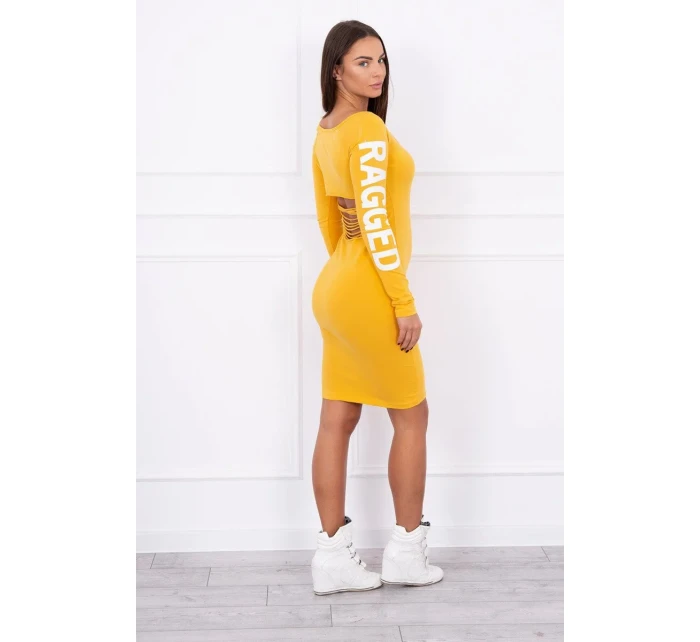 Otrhané šaty horčicovej farby Otrhané šaty horčicovej farby