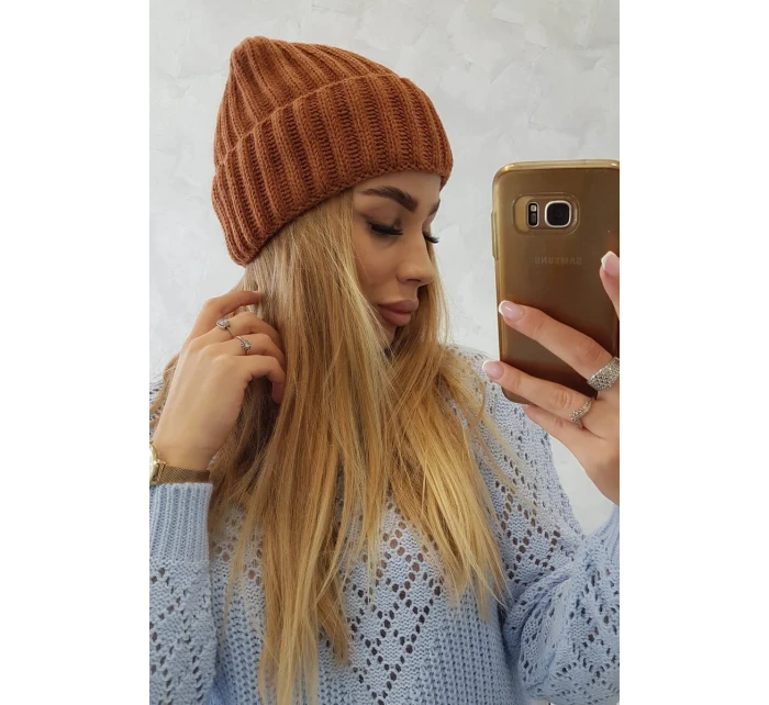 Čepice s rolováním Magda K293 camel