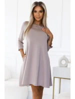 579-1 Klasické trapézové šaty s čiernym opaskom - béžové 579-1 Klasické trapézové šaty s čiernym opaskom - béžové