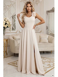 model 22067486 Elegantní večerní maxi šaty s rozparkem a růžemi béžové - numoco