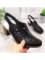 Dámske pohodlné kožené sandále na podpätku Rieker 40959-00