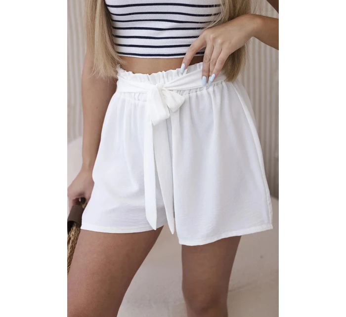 Viskózové šortky viazané v páse biele