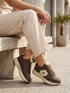 Sportovní boty na platformě model 230615 Step in style