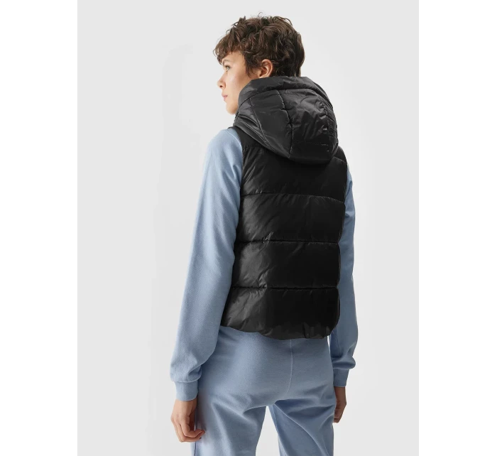 Dámská péřová vesta s výplní ze model 20437789 peří černá - 4F Dámská péřová vesta s výplní ze model 20437789 peří černá - 4F