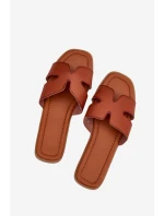 Dámske ploché papuče s výrezmi - ťava