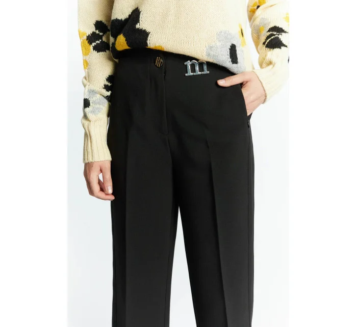 Dámske elegantné nohavice s logom značky / Čierna - Monnari