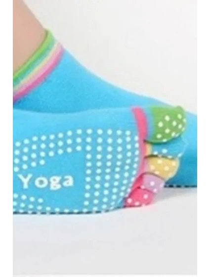 FARBA PONOŽIEK NA NOHÁCH NA JOGU