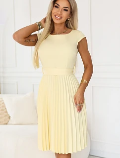 311-21 LILA Klasické plisované šaty s krátkymi rukávmi a opaskom - maslovo žlté