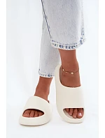 Dámske penové papuče Poppelle light beige