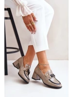 Lakierowane Półbuty Damskie Na Obcasie Z Ozdobą Artiker 55C1054 Beżowe