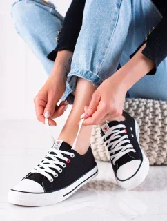 Jedinečné čierne tenisky pre ženy bez podpätku