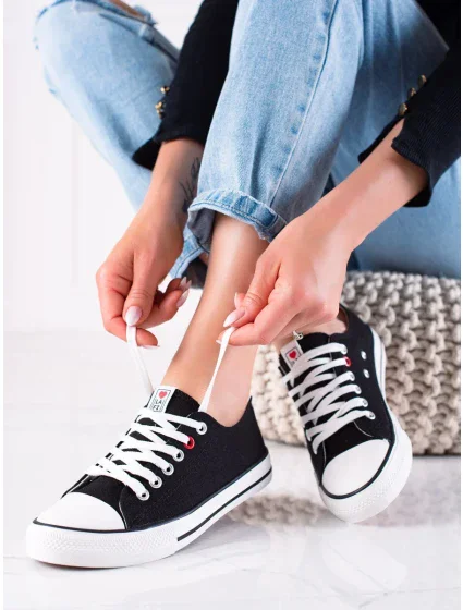 Jedinečné černé tenisky dámské bez podpatku Jedinečné černé tenisky dámské bez podpatku