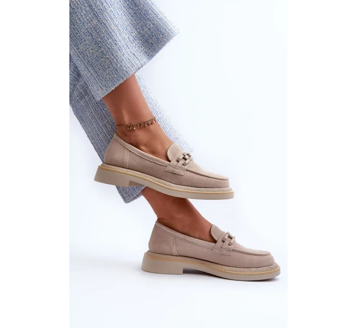 Dámske semišové mokasíny na podpätku s béžovým zdobením D&A Dámske semišové mokasíny na podpätku s béžovým zdobením D&A