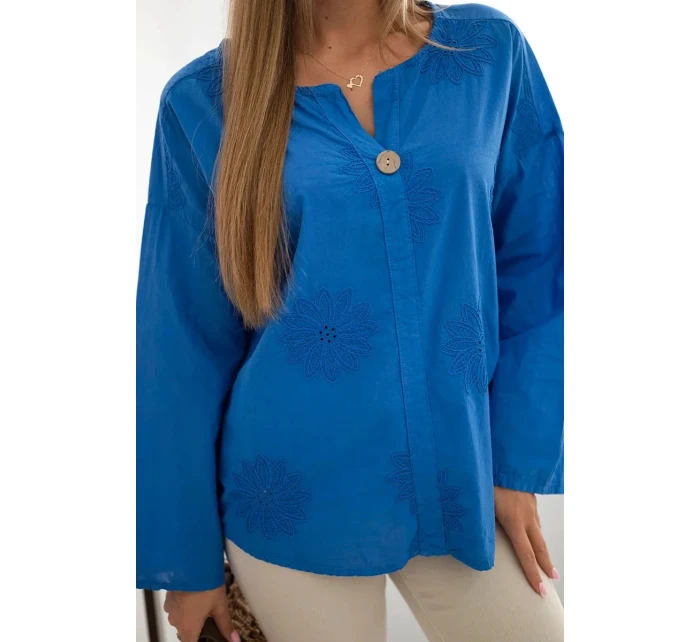 Košeľová blúzka IT-67 s vyšívaným vzorom - chrpová modrá Košeľová blúzka IT-67 s vyšívaným vzorom - chrpová modrá