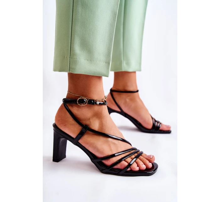 Klasyczne Lakierowane Sandały Na Obcasie Czarne Milani Klasyczne Lakierowane Sandały Na Obcasie Czarne Milani