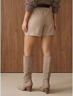 Elegantné dámske šortky s opaskom, béžové, FashionStreet SY0595