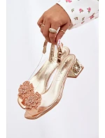 Průhledné sandály na klínku s krystaly a květinou model 22102726 - VINCEZA