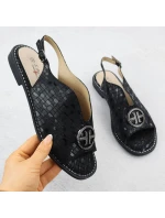 Dámské černé kožené sandály model 21904964 - S.Barski