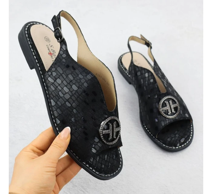 Dámské černé kožené sandály model 21904964 - S.Barski