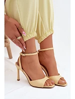 Dámské sandály na podpatku z imitace kůže Žluté model 22125495 - Boto