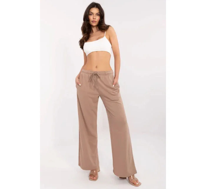 Tepláky model 210621 Relevantnosť