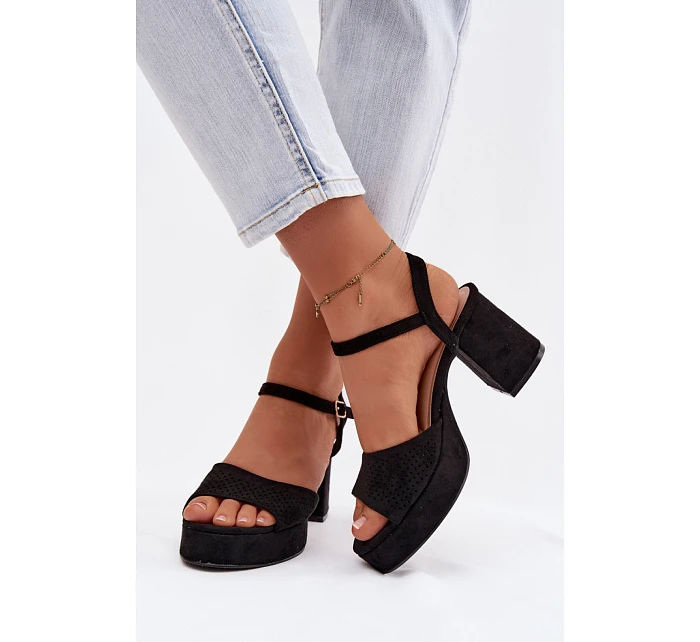 Sandále na podpätku model 226333 Krok vo veľkom štýle