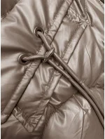 Vypasovaná vesta vo farbe cappuccino s kapucňou (B8172-12)