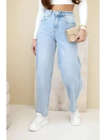 Dámske džínsy s vysokým pásom a voľnou nohou Dámske džínsy s vysokým pásom a voľnou nohou